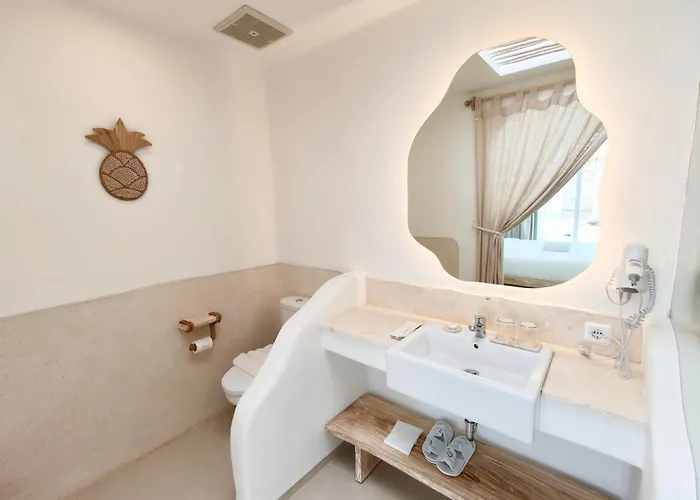 Lodgelink - Mediterranean Style 3 Bedroom Pool *
