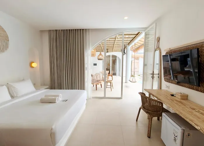 Lodgelink - Mediterranean Style 3 Bedroom Pool Villa *