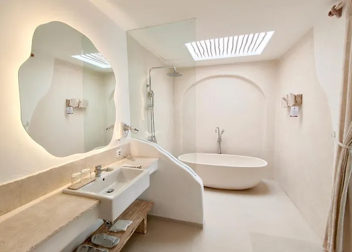 Lodgelink - Mediterranean Style 3 Bedroom Pool Villa *