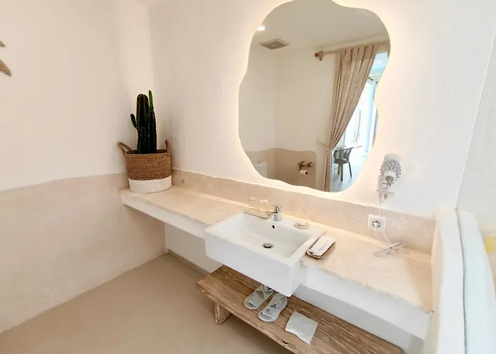 Lodgelink - Mediterranean Style 3 Bedroom Pool