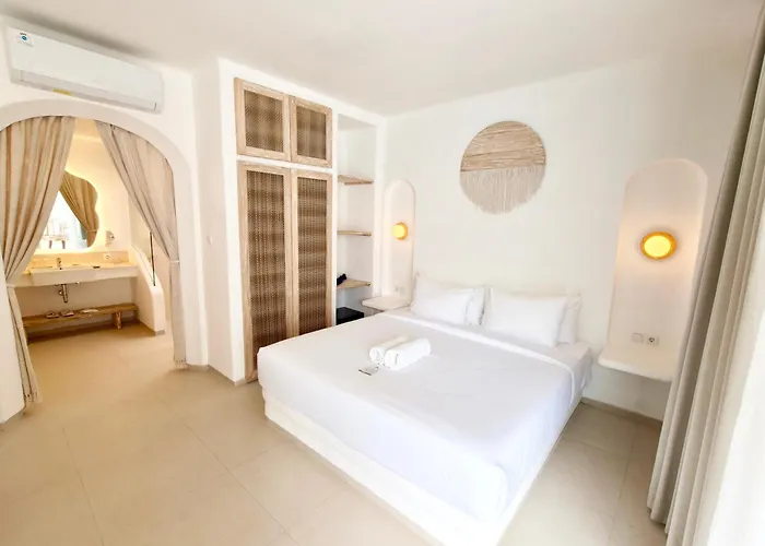 Lodgelink - Mediterranean Style 3 Bedroom Pool Villa